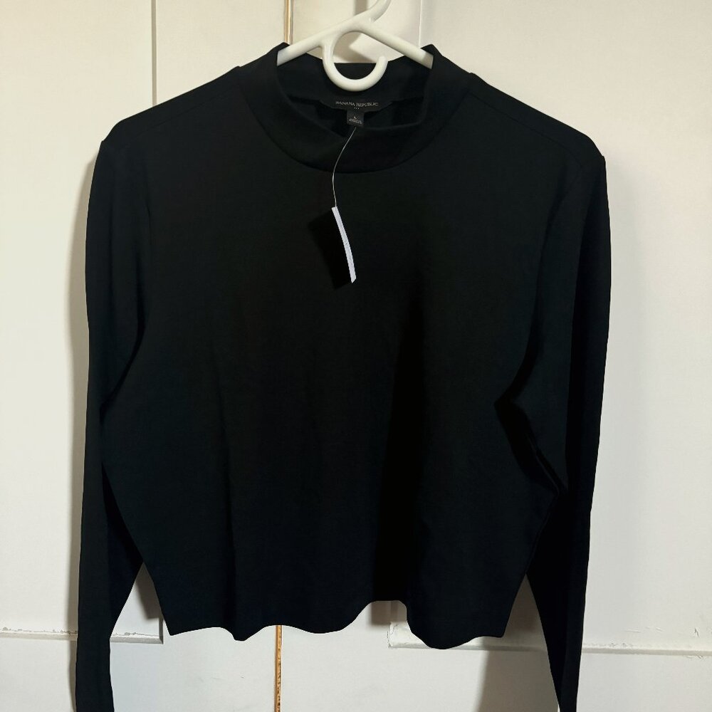 Banana Republic Cropped Mock Neck long sleeves